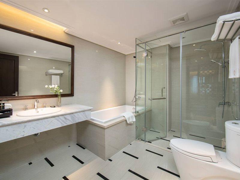 The Q Hotel Hanoi Exterior photo